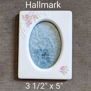 Hallmark picture frame Vtg white pink roses scroll design rectangle with oval